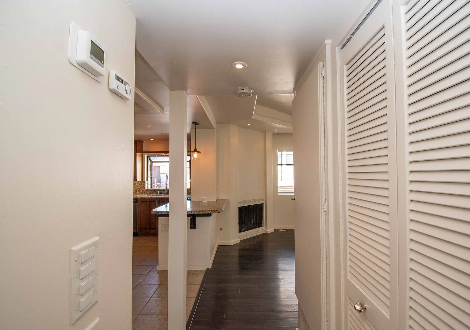 Updated North Park 2 Bedroom Home With Garage and In Unit W/D — Photo 3