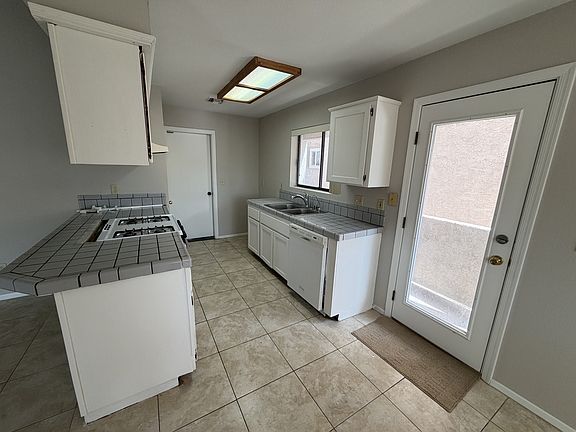 5th image of 2899 Country Club Dr