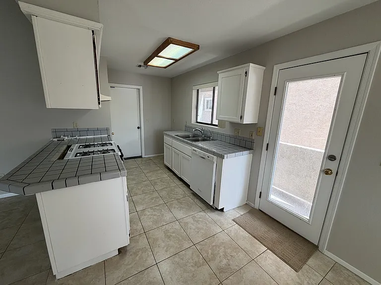 2899 Country Club Dr — Photo 5