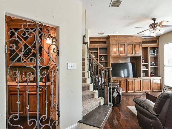 5th image of 2605 Piazza Ct Office 4
