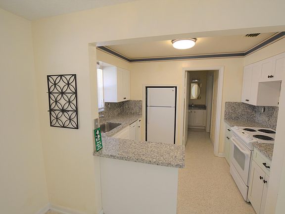2nd image of 211 Sunrise Ave APT 5