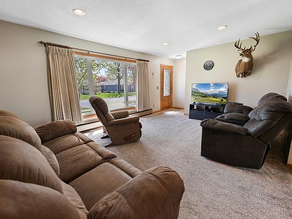 3rd image of 408 4th St SW