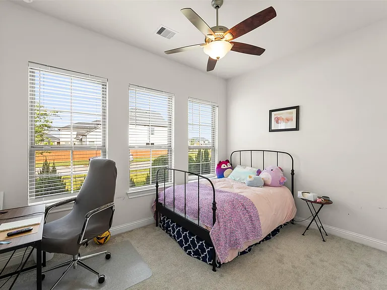 1939 Shallow Canyon Ln — Photo 18