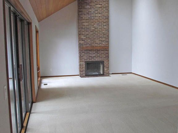 5th image of 731 S Gull Lake Dr
