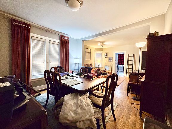4th image of 8 Brighton St