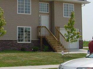 5 Primrose Ct, Iowa City, IA 52240