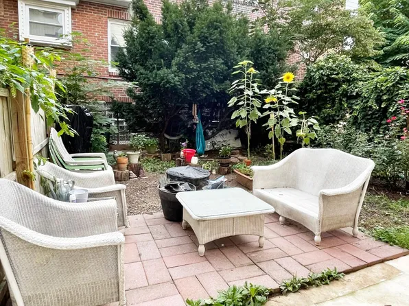 430 S 45th St #1B, Philadelphia, PA 19104