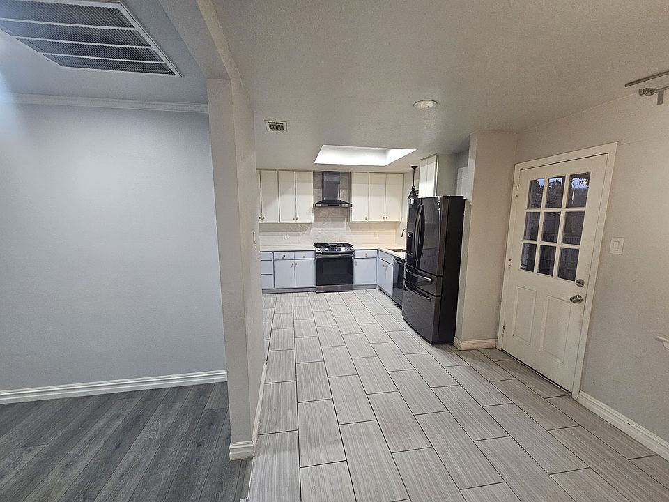 1st image of 9122 Clearwater Dr