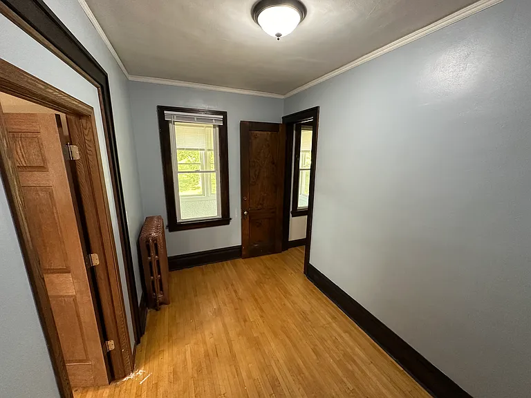 1606 James Ave N #2 — Photo 8