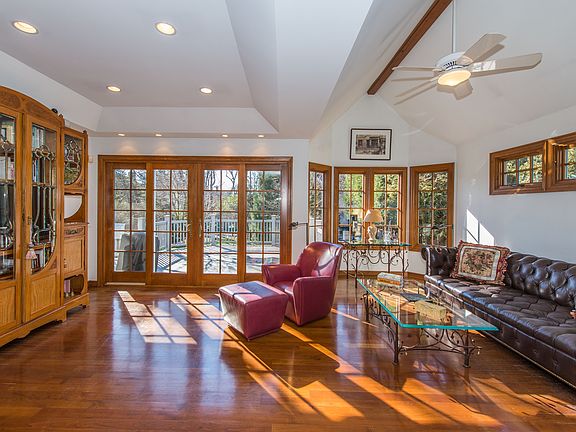 Family room with sun!