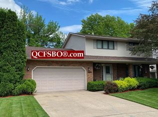 4500 Aspen Hills Cir, Bettendorf, IA