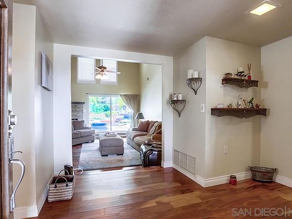4th image of 16118 Hampson Pl