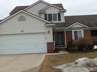 83 Sedum, Howell, MI 48843