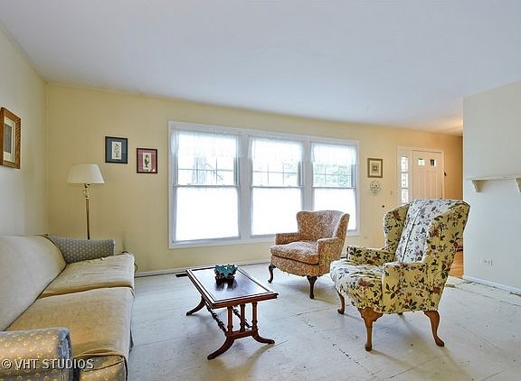2nd image of 14 Montgomery Ln