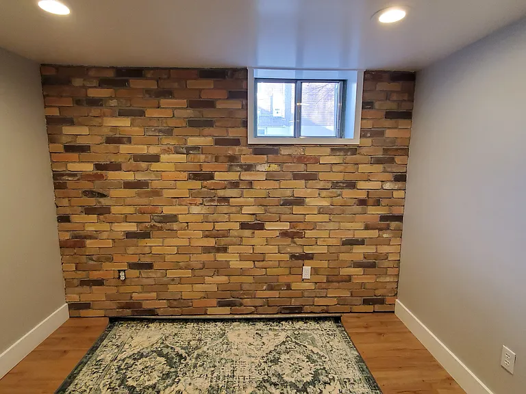 2864 S Wainwright Rd — Photo 21