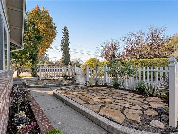 5th image of 5737 Soquel Dr