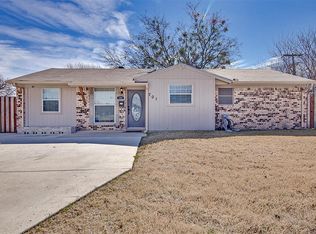 701 SW Southridge Dr, Burleson, TX 76028