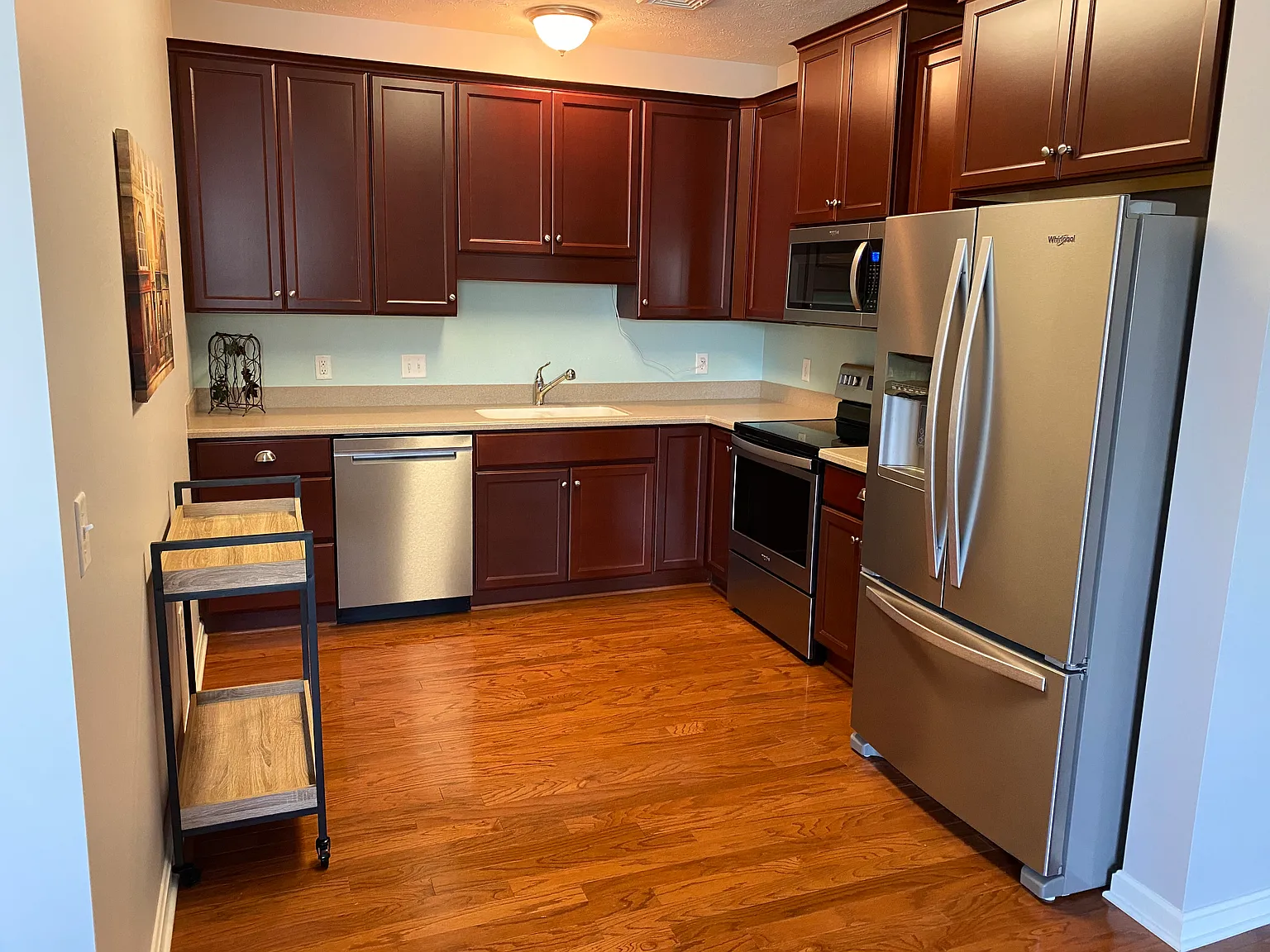 2 bed, 1.5 bath, 1336 sqft, $2,000 — Photo 2