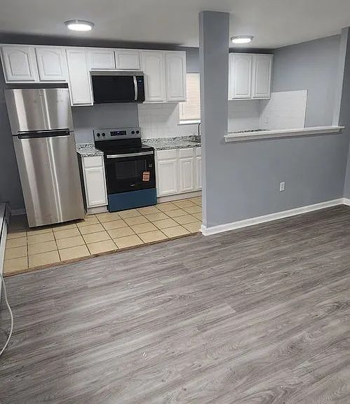 Wallingford South Apartments — Photo 1