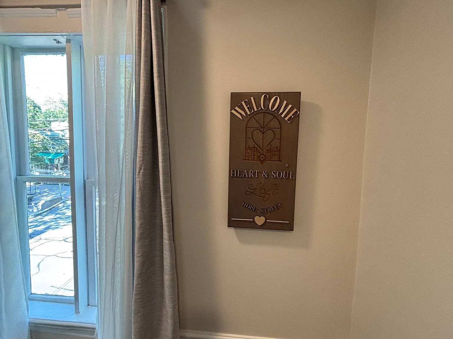 2 bed, 1100 sqft, $1,650 — Photo 4