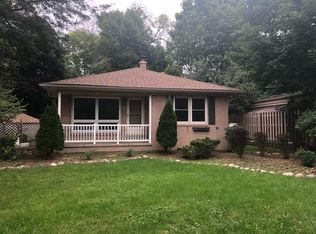 8182 N Seneca Rd, Fox Point, WI 53217