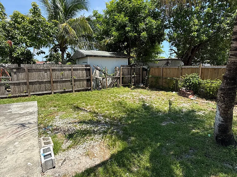 6240 SW 22nd Ct — Photo 34