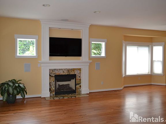 3rd image of 7324 McCormick Woods Dr SW