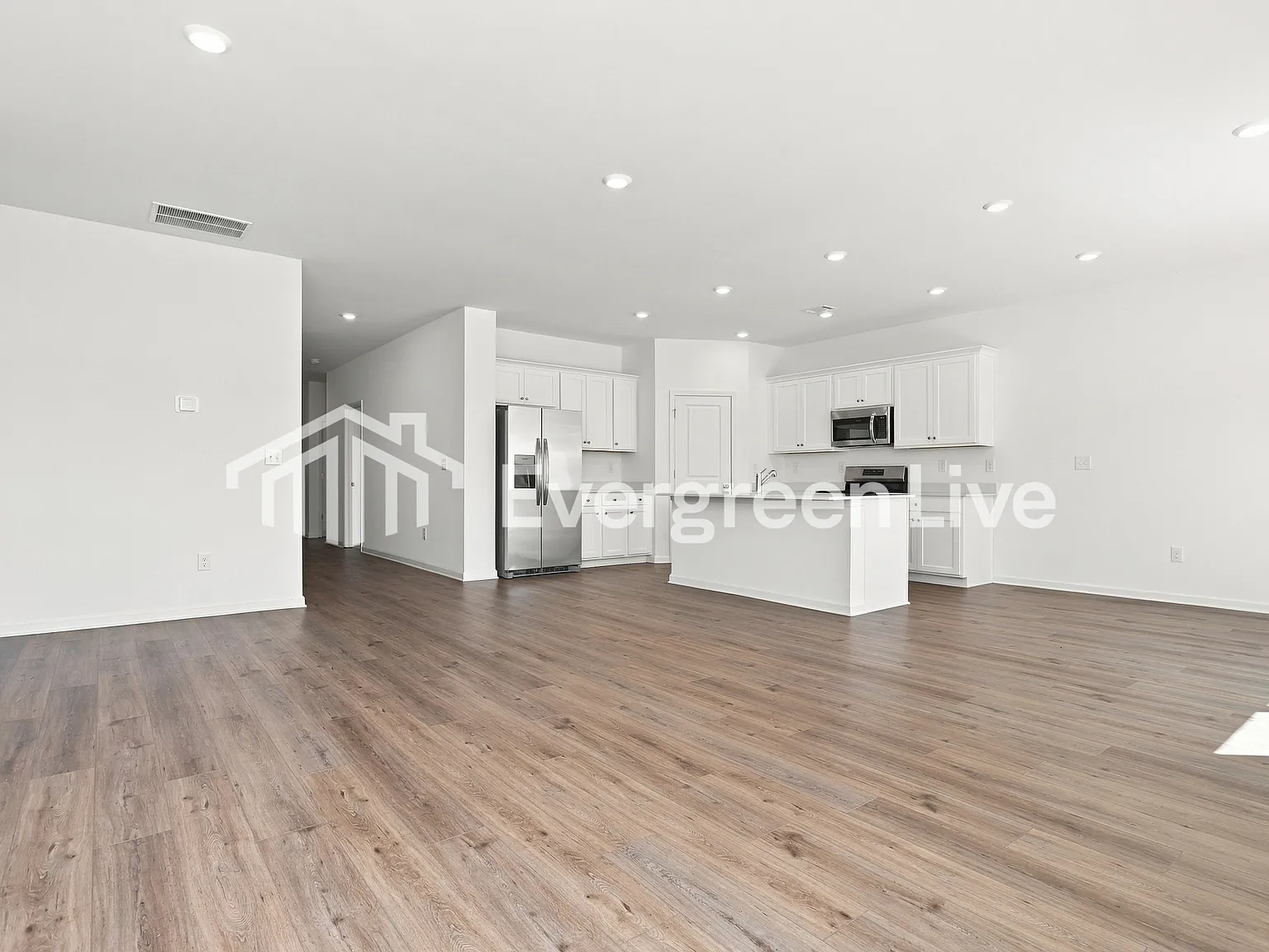 3 bed, 2.0 bath, 1605 sqft, $1,990 — Photo 3
