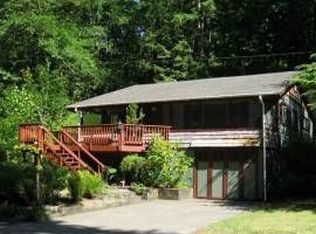 390 S Shore Rd, Quinault, WA 98575
