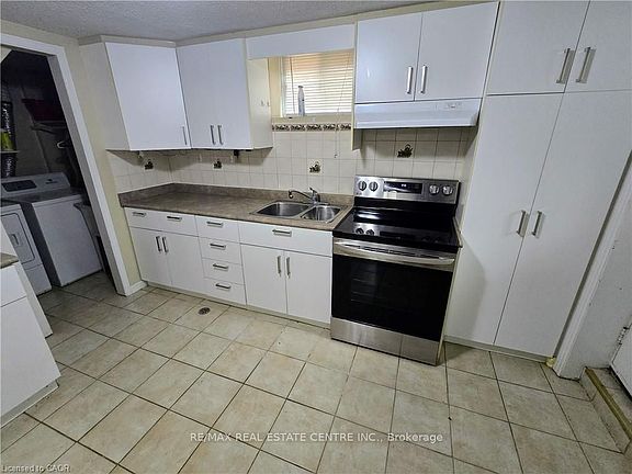 5th image of 89 Elgin St N