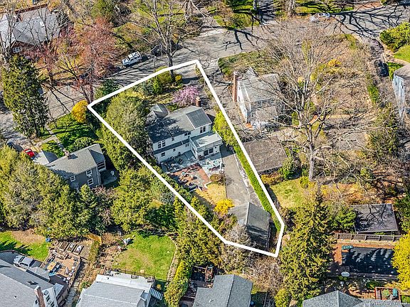 3rd image of 11 Edgewood Avenue