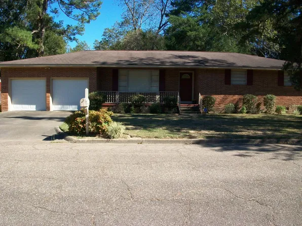 906 Camellia Ct, Columbia, MS 39429