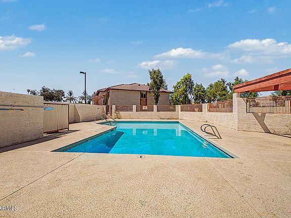 4th image of 510 W UNIVERSITY Drive #202