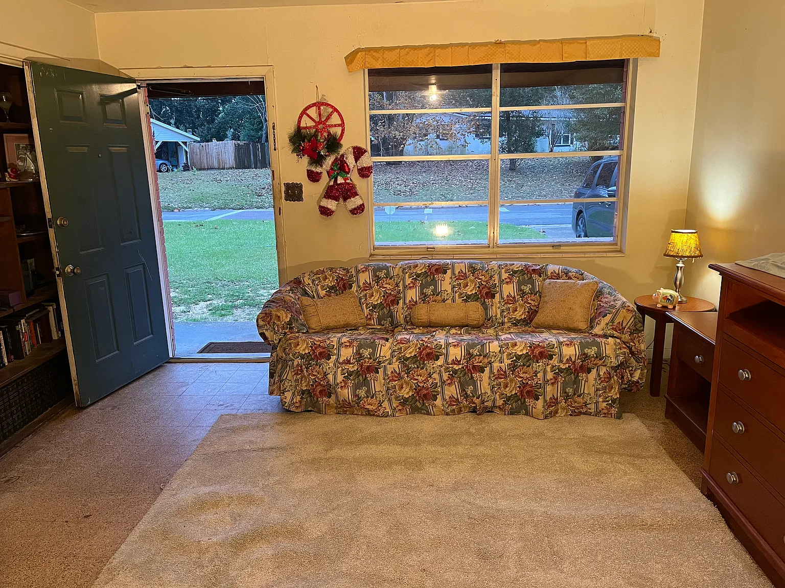 3 bed, 1.5 bath, 1377 sqft, $1,395 — Photo 2
