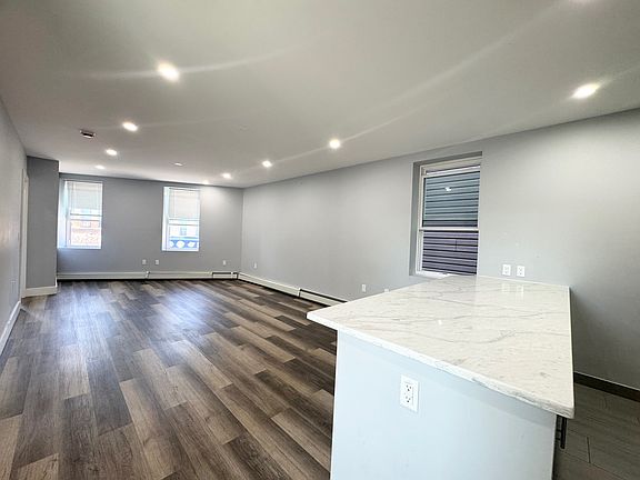 3rd image of 23-63 Steinway St #2