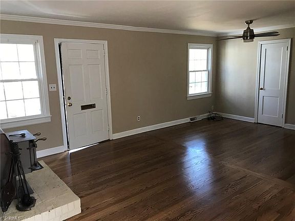 4th image of 2323 Albright Dr