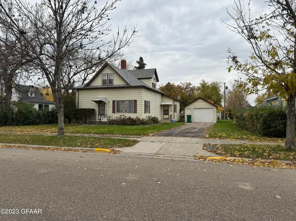 307 W 3rd St, Argyle, MN 56713