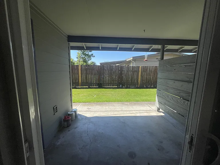 1608 Washington St #9 — Photo 16