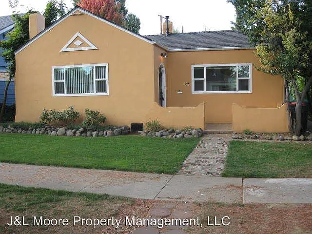 47 N Peach St photo 1