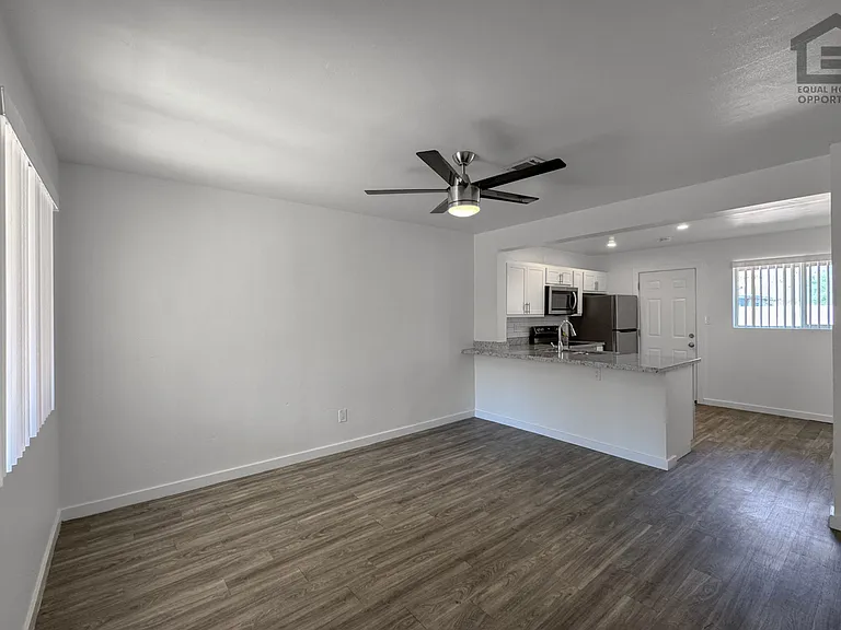 1336 E Willetta St — Photo 14