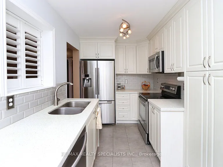 5817 Questman Holw — Photo 13