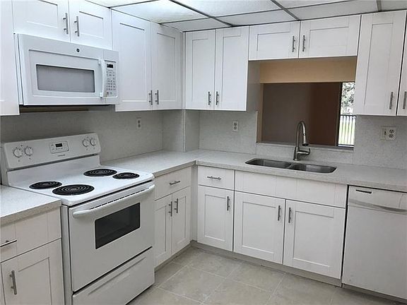 2nd image of 1075 Riverside Dr APT 207