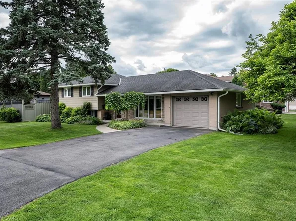 170 Seminole Rd, Hamilton, ON L9G 1Y8