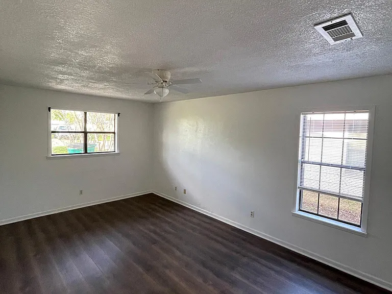401 E Reunion St — Photo 9