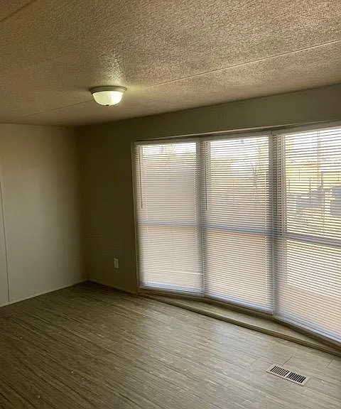 9210 Barton Ave — Photo 7