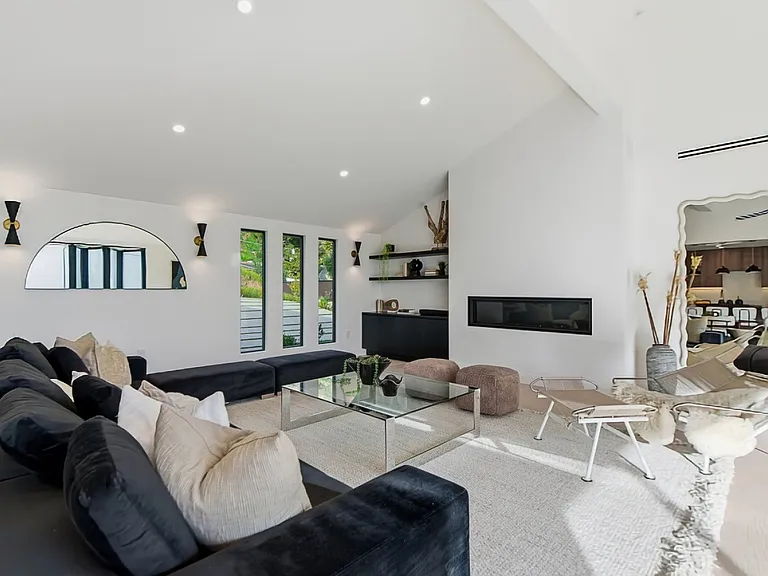 1764 E Loma Alta Dr — Photo 14