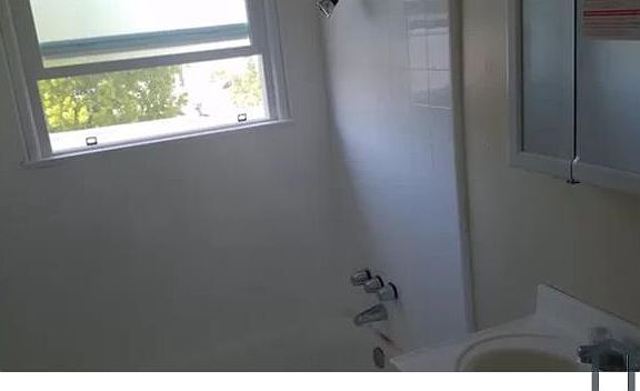 5th image of 4108 1/2 W 64th St