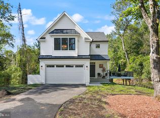 11433 Popes Head Rd, Fairfax, VA 22030