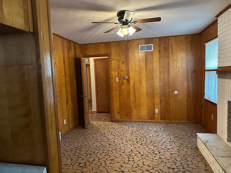 4697 Wooddale Ave — Photo 12
