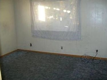 3rd image of 404 Pottery St
